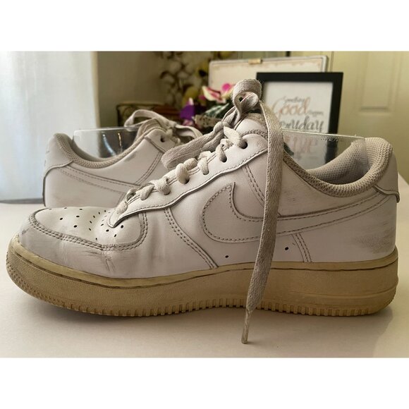 Nike Air Force 1 '07 Low Triple White Size Womens 10.5 CW2288-111 AF1 - Picture 7 of 9